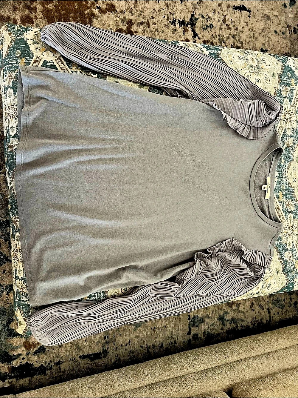 Le Serein Long Sleeve Ruffle Top in Gray Size Large Like New